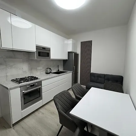 Modern, Comfortable Near The Metro Lägenhet
