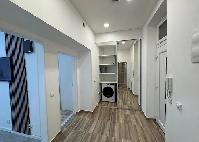 Modern, Comfortable Near The Metro * Prag
