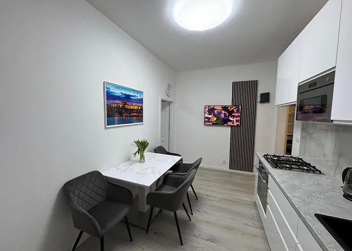 Apartment Modern, Comfortable Near The Metro Prag