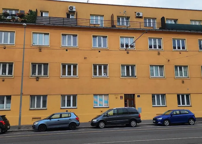 Modern, Comfortable Near The Metro * Prag