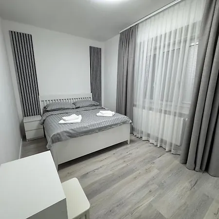Lejlighed Modern, Comfortable Near The Metro