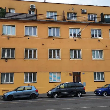 Modern, Comfortable Near The Metro * Prag