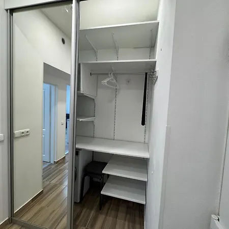 Modern, Comfortable Near The Metro * Prag