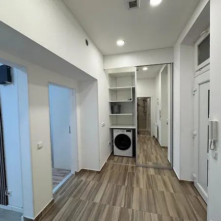 Modern, Comfortable Near The Metro * Prag