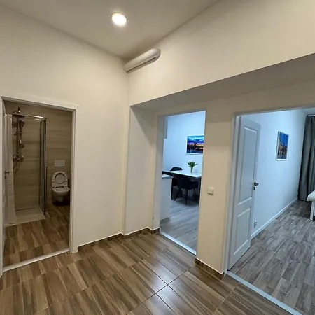 Modern, Comfortable Near The Metro *